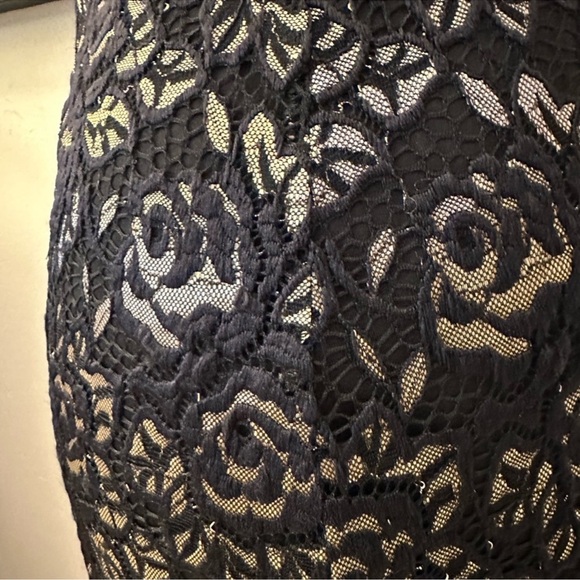 🆕Alexa B. Lace Dress - Picture 16 of 16